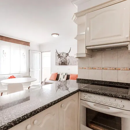 דירה 2 Bedroom With A Pool ארונה