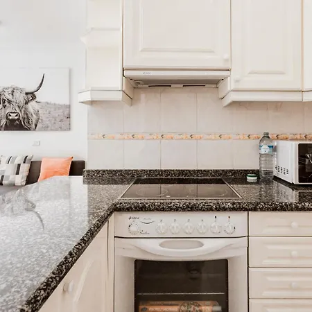 2 Bedroom With A Pool Apartmán