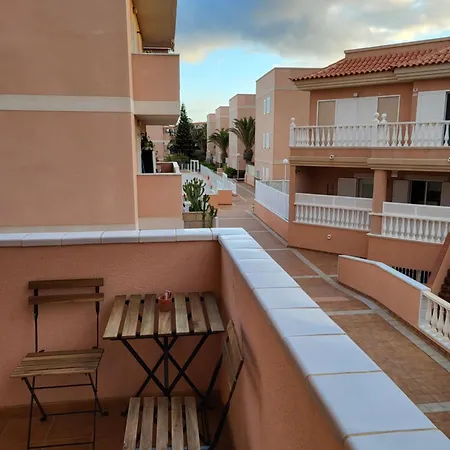 2 Bedroom With A Pool شقة