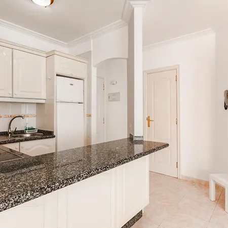 2 Bedroom With A Pool Apartamento