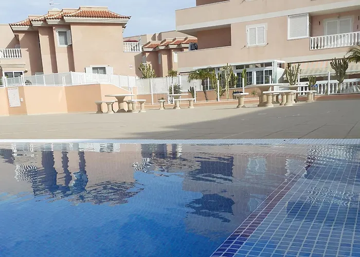 2 Bedroom With A Pool Апартаменты Арона