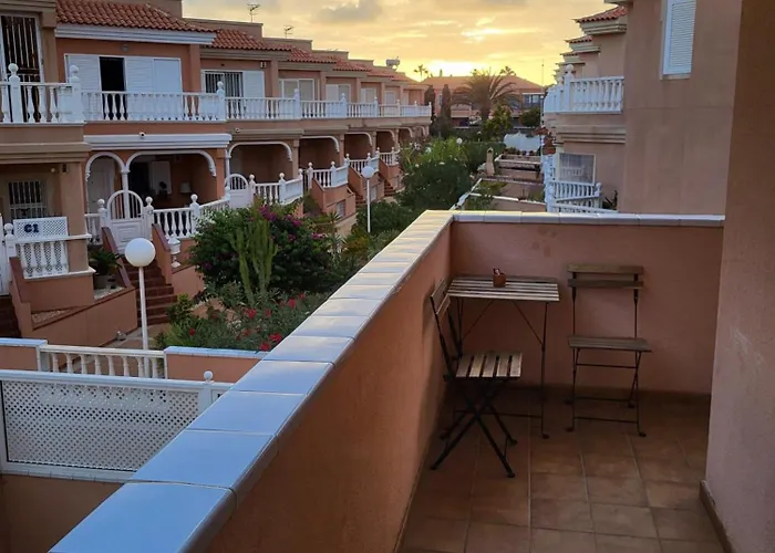 2 Bedroom With A Pool Арона