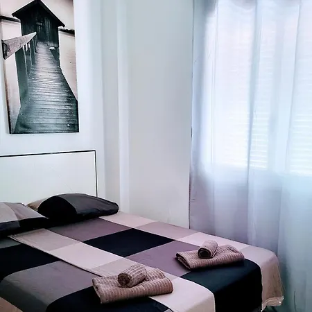 Apartament 2 Bedroom With A Pool