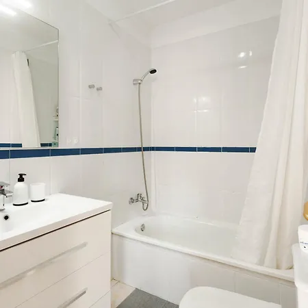 2 Bedroom With A Pool شقة